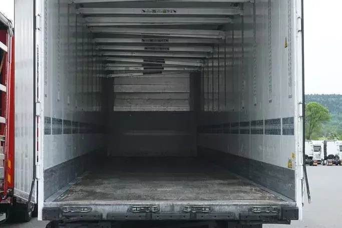 Schmitz IZOTERMA / DOPPELSTOCK / OŚ PODNOSZONA zdjęcie 10