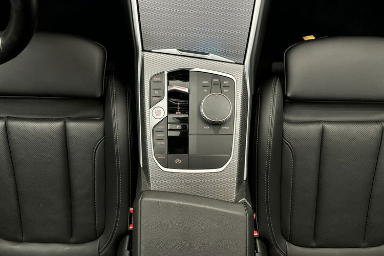 BMW 318 318i MPakiet Podgrzewane Fotele Kamera Bezprzewodowy AA/ACP Tempomat zdjęcie 15