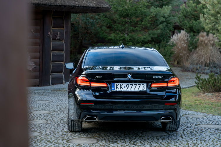 BMW 530 G30 FACELIFT / 530i xDrive / 252HP / Niski przebieg zdjęcie 24