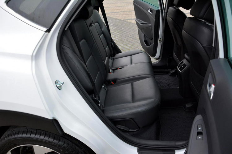 Hyundai Tucson FV23% Premium Skóry Ledy Navi Kamera Asysten Pasa ALU19 zdjęcie 15