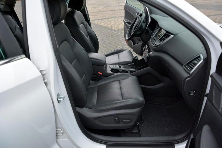 Hyundai Tucson FV23% Premium Skóry Ledy Navi Kamera Asysten Pasa ALU19 zdjęcie 16
