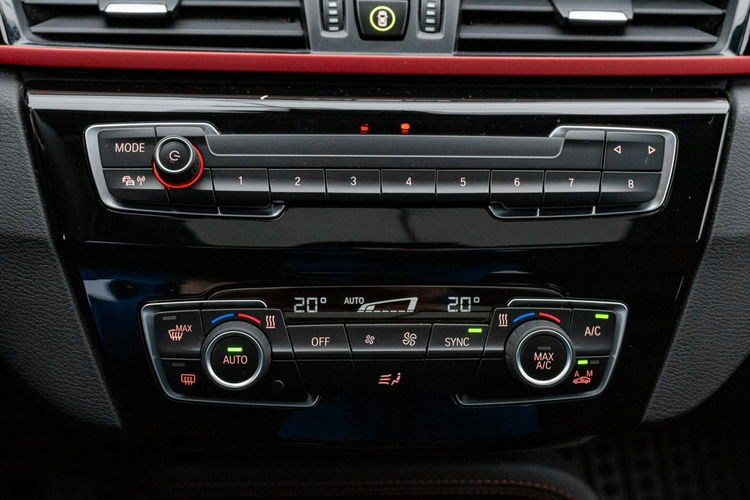 BMW X1 xDrive18d Ambient Szklany dach LED 2 stref klima Salon PL zdjęcie 23