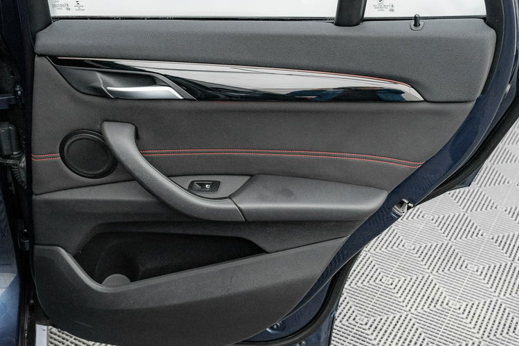 BMW X1 xDrive18d Ambient Szklany dach LED 2 stref klima Salon PL zdjęcie 31