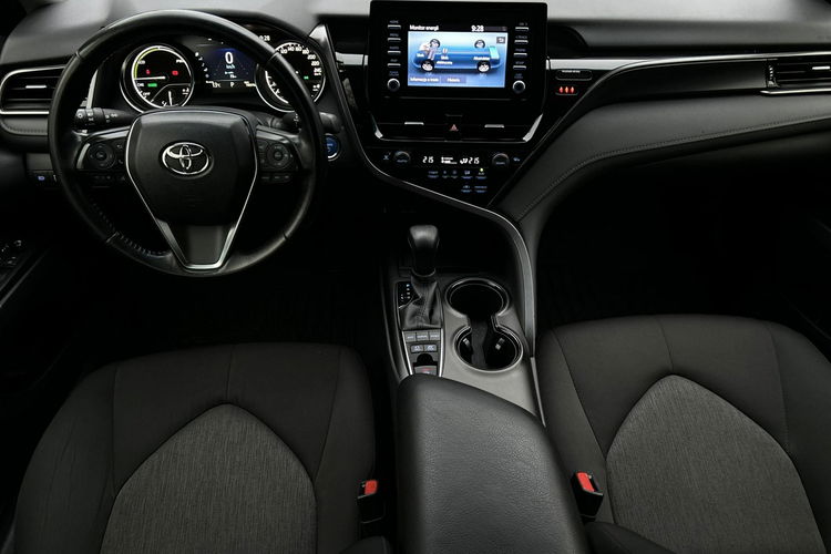 Toyota Camry 2.5 HSD 218KM COMFORT, salon Polska, gwarancja, FV23% zdjęcie 9