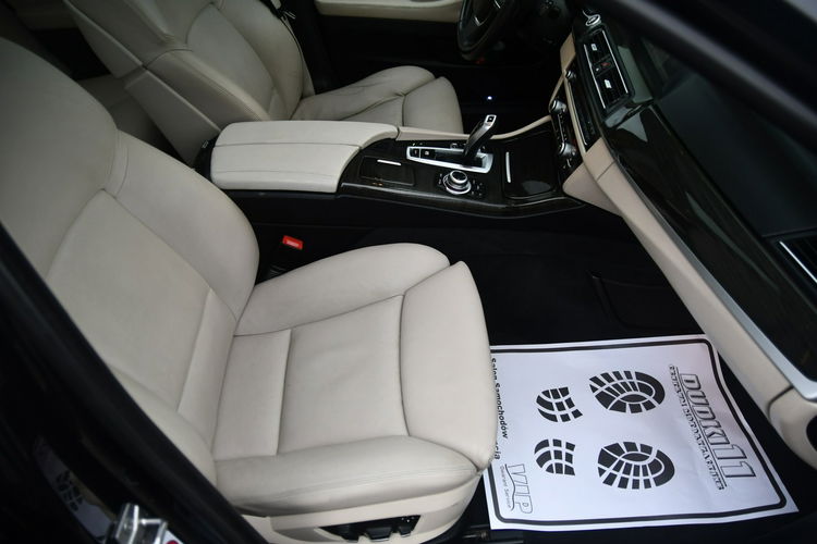 BMW 530 3.0d Panorama Dach, Xenony, Skóry, Head-Up.Asystent Pasa Ruchu. zdjęcie 23