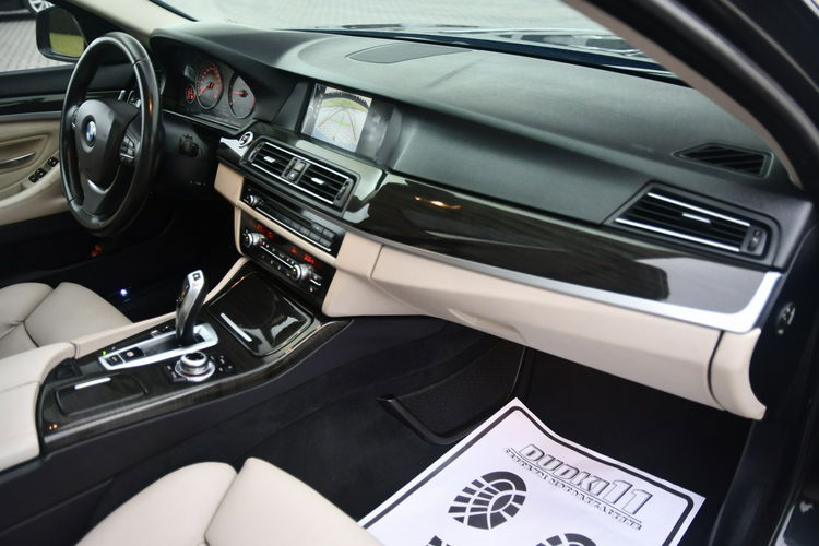 BMW 530 3.0d Panorama Dach, Xenony, Skóry, Head-Up.Asystent Pasa Ruchu. zdjęcie 25