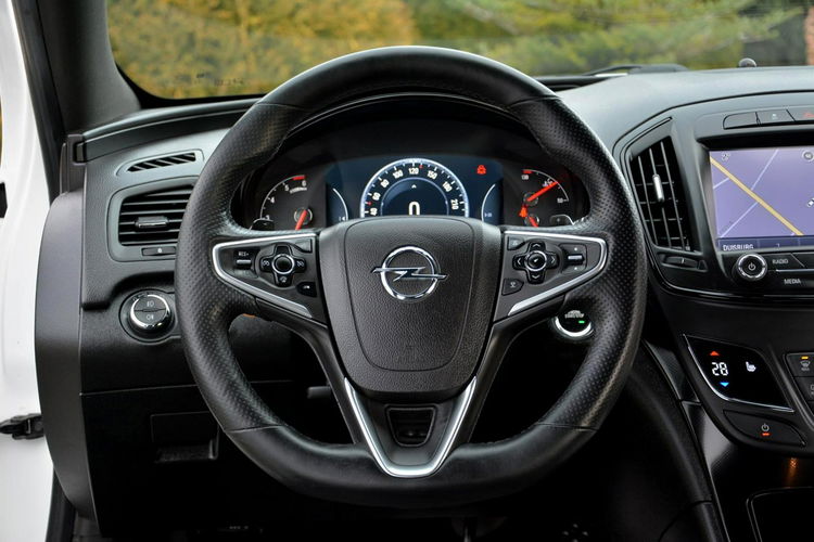 Opel Insignia Bose bi-Xenon Ledy Zegary Virtual Webasto Navi Kamera 2xParktr. El.kla zdjęcie 22