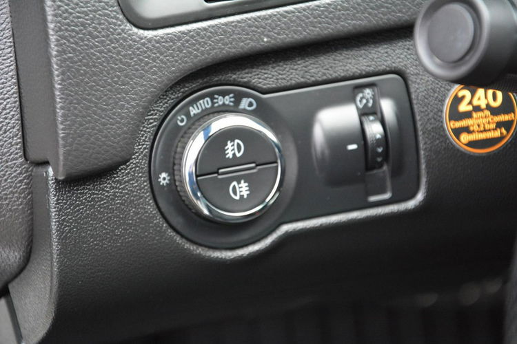 Opel Insignia Bose bi-Xenon Ledy Zegary Virtual Webasto Navi Kamera 2xParktr. El.kla zdjęcie 30