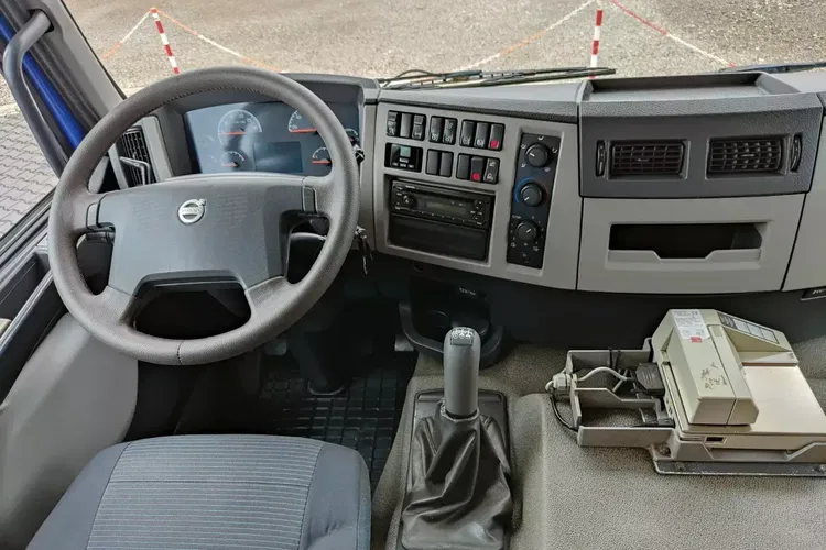 Volvo FE 300 6x2 / AUTOCYSTERNA STOKOTA / UKŁAD WYDAWCZY SENING / zdjęcie 34