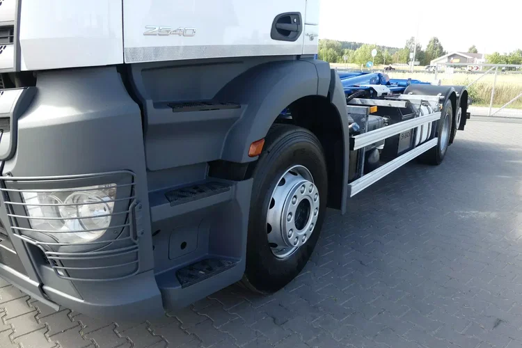 Mercedes ANTOS 2540 / 6x2 / HAKOWIEC 20t / EURO 6 / OŚ PODNOSZONA / zdjęcie 12