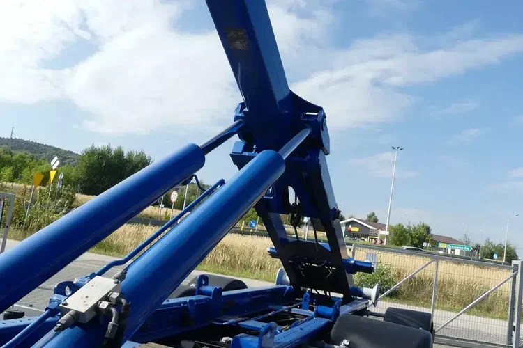 Mercedes ANTOS 2540 / 6x2 / HAKOWIEC 20t / EURO 6 / OŚ PODNOSZONA / zdjęcie 20