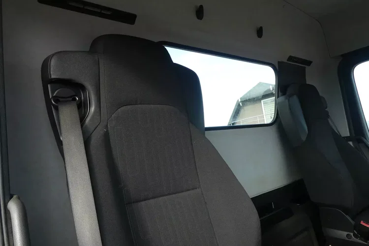 Mercedes ANTOS 2540 / 6x2 / HAKOWIEC 20t / EURO 6 / OŚ PODNOSZONA / zdjęcie 30