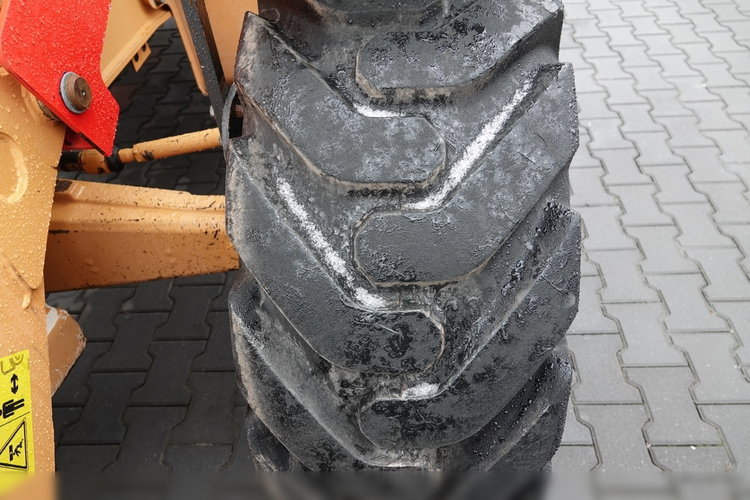 Case 580 ST / KOPARKO-ŁADOWARKA /KOMPLET ŁYŻEK / SPROWADZONA zdjęcie 21