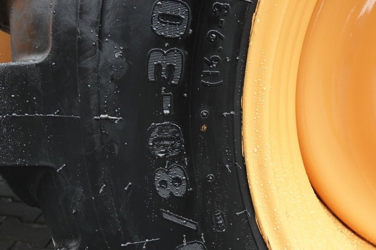 Case 580 ST / KOPARKO-ŁADOWARKA /KOMPLET ŁYŻEK / SPROWADZONA zdjęcie 26