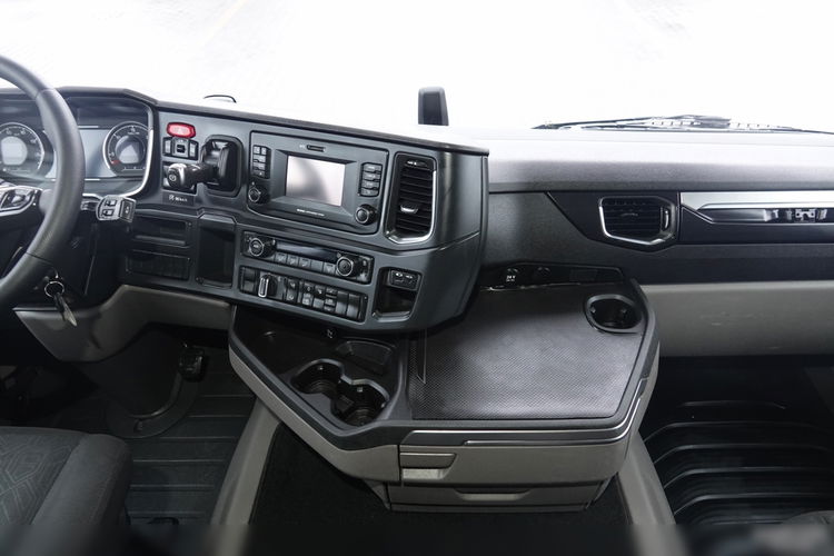 Scania R 450 / RETARDER / 2018 ROK / OPONY 100% /  PO KONTRAKCIE SERWISOWYM zdjęcie 31
