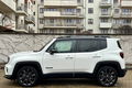 samochód osobowy Jeep zdjęcie 2