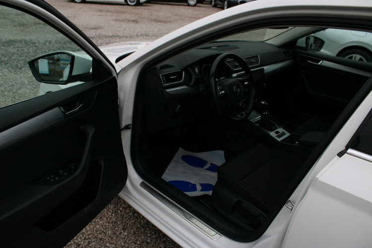 Skoda Superb Ambition DSG Hak F-vat Gwarancja Salo Polska zdjęcie 16