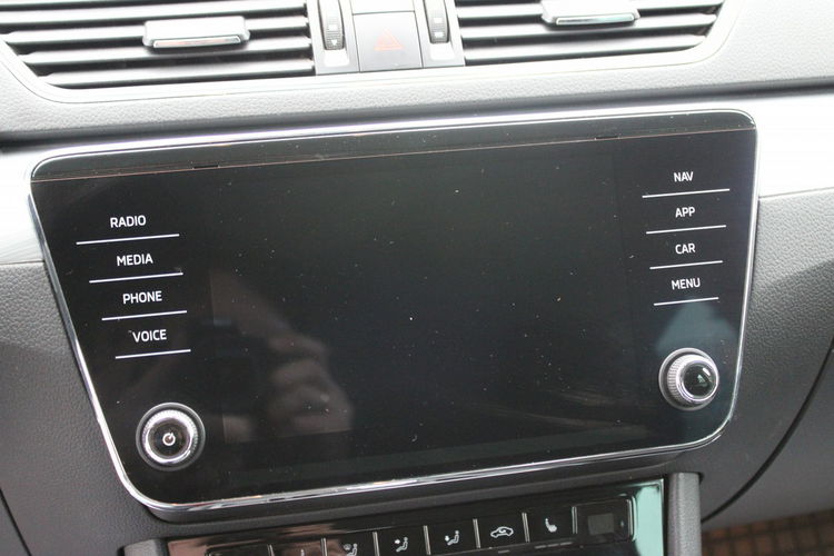 Skoda Superb Ambition DSG Hak F-vat Gwarancja Salo Polska zdjęcie 22