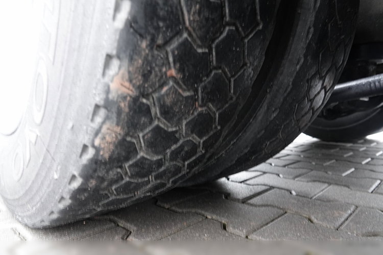 MAN TGX 28.480 / 3 Osiowy CIĄGNIK + HDS HMF 2120 / 6x2 / OS PODNOSZONA / 5x WYSÓW - 14.7 M / UDŹWIG - 4000 KG / STEROWANIE RADIOWE / 4 PODPORY / EURO 6 / PO KONTRAKCIE SERWISOWYM zdjęcie 37