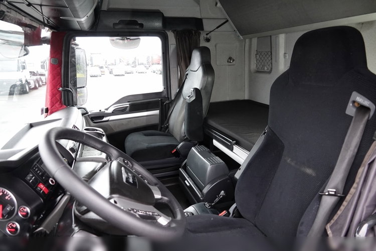 MAN TGX 28.480 / 3 Osiowy CIĄGNIK + HDS HMF 2120 / 6x2 / OS PODNOSZONA / 5x WYSÓW - 14.7 M / UDŹWIG - 4000 KG / STEROWANIE RADIOWE / 4 PODPORY / EURO 6 / PO KONTRAKCIE SERWISOWYM zdjęcie 41