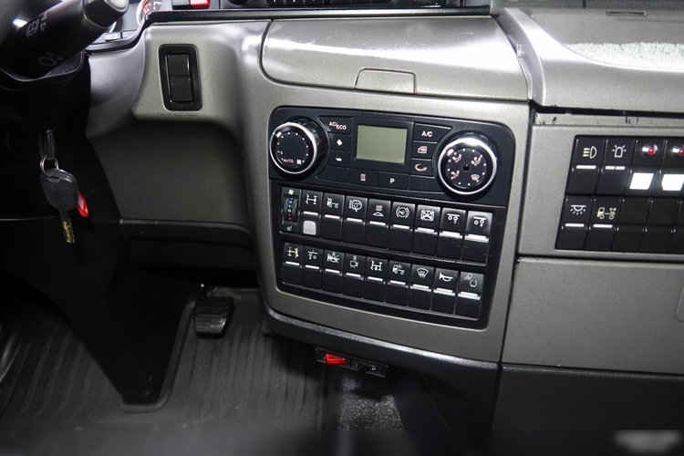 MAN TGX 28.480 / 3 Osiowy CIĄGNIK + HDS HMF 2120 / 6x2 / OS PODNOSZONA / 5x WYSÓW - 14.7 M / UDŹWIG - 4000 KG / STEROWANIE RADIOWE / 4 PODPORY / EURO 6 / PO KONTRAKCIE SERWISOWYM zdjęcie 46