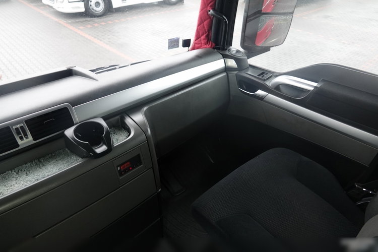 MAN TGX 28.480 / 3 Osiowy CIĄGNIK + HDS HMF 2120 / 6x2 / OS PODNOSZONA / 5x WYSÓW - 14.7 M / UDŹWIG - 4000 KG / STEROWANIE RADIOWE / 4 PODPORY / EURO 6 / PO KONTRAKCIE SERWISOWYM zdjęcie 48