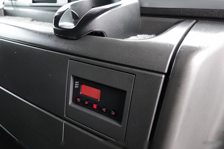 MAN TGX 28.480 / 3 Osiowy CIĄGNIK + HDS HMF 2120 / 6x2 / OS PODNOSZONA / 5x WYSÓW - 14.7 M / UDŹWIG - 4000 KG / STEROWANIE RADIOWE / 4 PODPORY / EURO 6 / PO KONTRAKCIE SERWISOWYM zdjęcie 54