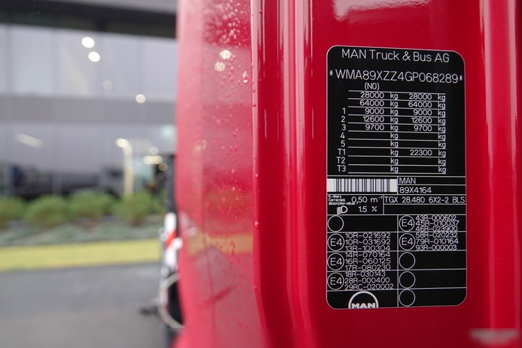 MAN TGX 28.480 / 3 Osiowy CIĄGNIK + HDS HMF 2120 / 6x2 / OS PODNOSZONA / 5x WYSÓW - 14.7 M / UDŹWIG - 4000 KG / STEROWANIE RADIOWE / 4 PODPORY / EURO 6 / PO KONTRAKCIE SERWISOWYM zdjęcie 56