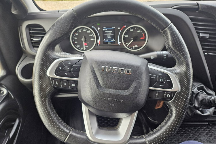 Iveco Daily 50C18 Wywrot_3-Strony 7-osob. HAK Gwarancja 3.0/180KM zdjęcie 16