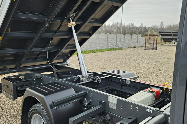 Iveco Daily 50C18 Wywrot_3-Strony 7-osob. HAK Gwarancja 3.0/180KM zdjęcie 7