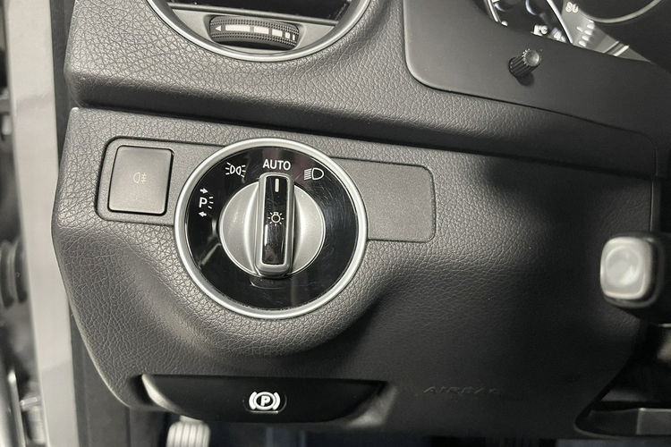 Mercedes C 220 2.2 170KM Automat Lifting Avantgarde Skóry Duża Navi BXenon Z NIEMIEC zdjęcie 28