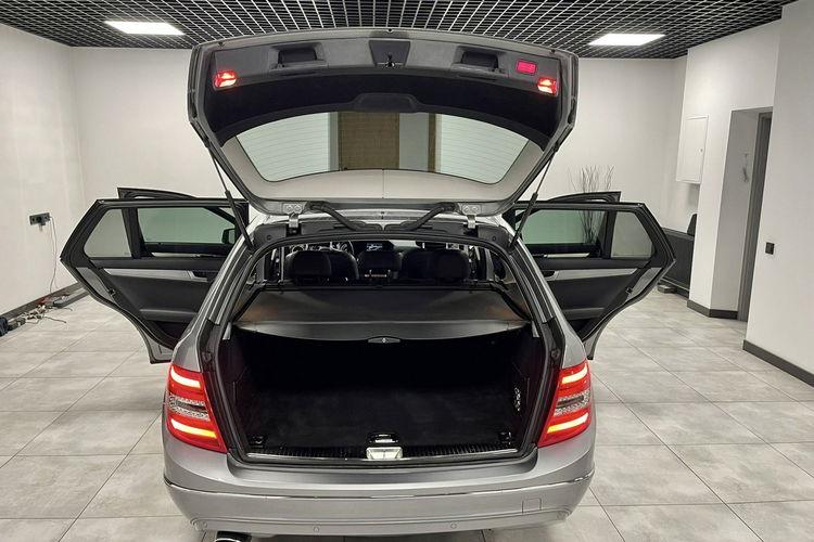 Mercedes C 220 2.2 170KM Automat Lifting Avantgarde Skóry Duża Navi BXenon Z NIEMIEC zdjęcie 32