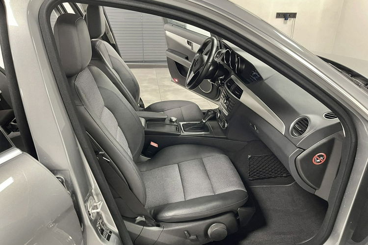 Mercedes C 220 2.2 170KM Automat Lifting Avantgarde Skóry Duża Navi BXenon Z NIEMIEC zdjęcie 38
