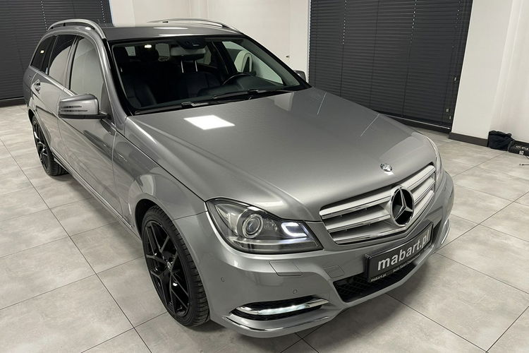 Mercedes C 220 2.2 170KM Automat Lifting Avantgarde Skóry Duża Navi BXenon Z NIEMIEC zdjęcie 9