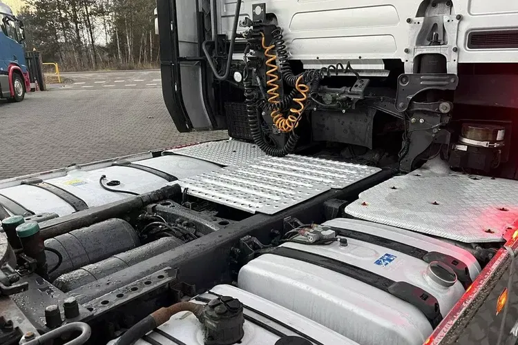 Scania S730 V8 4X2 2018 PEŁNA OPCJA 650Tkm cała na poduszce trux alcoa zdjęcie 26