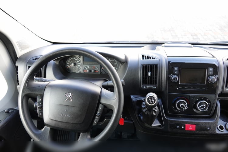 Peugeot BOXER / L4 H3 / WERSJA MAXI / BLASZAK / 2021 ROK / PO PEŁNYM ROZSZERZONYM SERWISIE / PO KONTRAKCIE SERWISOWYM / zdjęcie 26