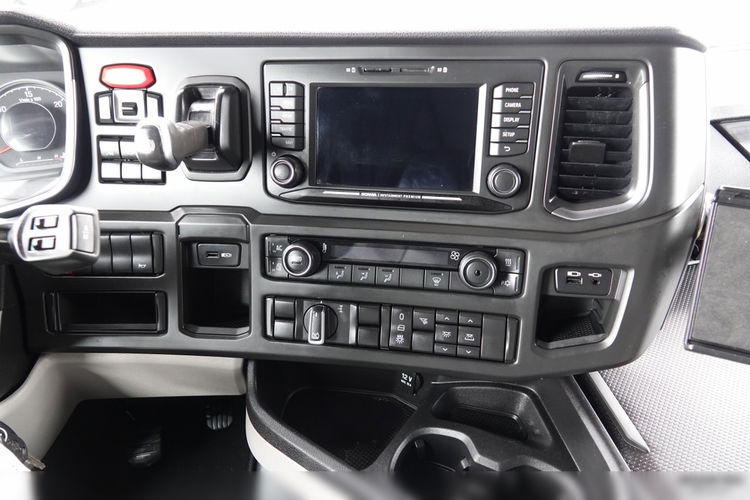 Scania S 500 / RETARDER / KLIMA POSTOJOWA / SKÓRY / PO KONTRAKCIE SERWISOWYM zdjęcie 31