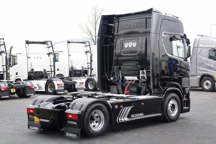 Scania S 520 / V8 / RETARDER / CAŁA NA PODUSZKACH / KLIMA POSTOJOWA / BOGATE WYPOSAŻENIE / PO KONTRAKCIE SERWISOWYM zdjęcie 9