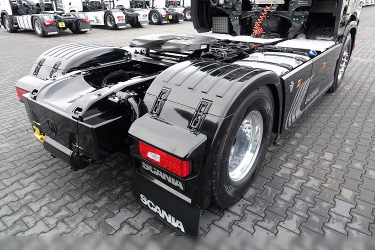 Scania S 520 / V8 / RETARDER / CAŁA NA PODUSZKACH / KLIMA POSTOJOWA / BOGATE WYPOSAŻENIE / PO KONTRAKCIE SERWISOWYM zdjęcie 16