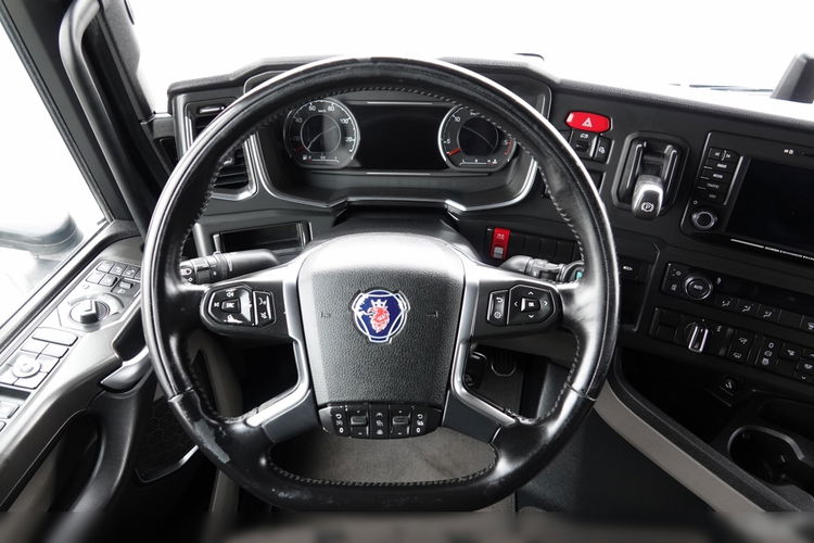 Scania S 520 / V8 / RETARDER / CAŁA NA PODUSZKACH / KLIMA POSTOJOWA / BOGATE WYPOSAŻENIE / PO KONTRAKCIE SERWISOWYM zdjęcie 29