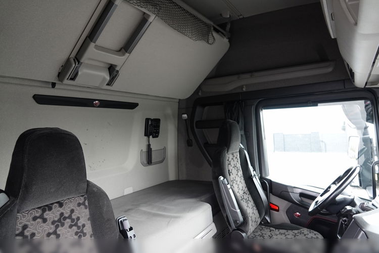 Scania S 520 / V8 / RETARDER / CAŁA NA PODUSZKACH / KLIMA POSTOJOWA / BOGATE WYPOSAŻENIE / PO KONTRAKCIE SERWISOWYM zdjęcie 36