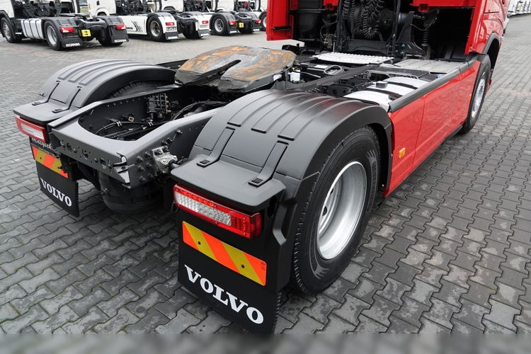 Volvo FH 500 / I-SAVE / XXL / KLIMA POSTOJOWA / NOWY MODEL / OPONY 100 % / PO ZŁOTYM KONTRAKCIE SERWISOWYM zdjęcie 16