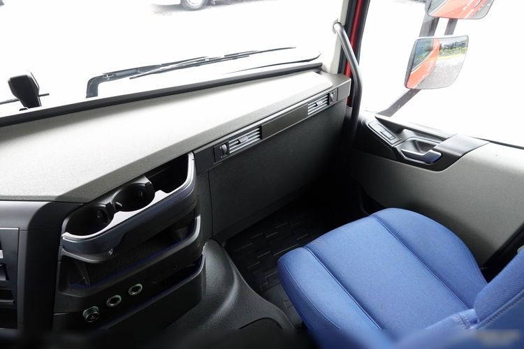 Volvo FH 500 / I-SAVE / XXL / KLIMA POSTOJOWA / NOWY MODEL / OPONY 100 % / PO ZŁOTYM KONTRAKCIE SERWISOWYM zdjęcie 33