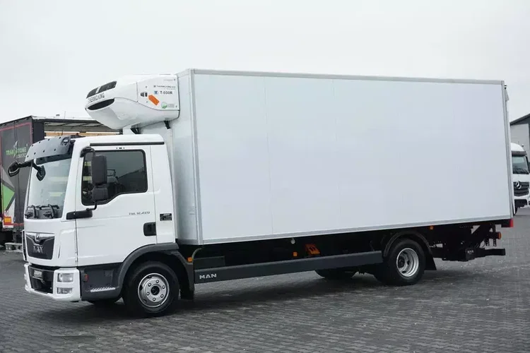 MAN TGL / 12.220 / ACC / EURO 6 / CHŁODNIA + WINDA / 15 PALET zdjęcie 3