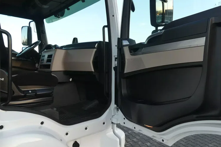 MAN TGM 18.290 / EURO 6 / KONTENER + WINDA / OTWIERANY BOK / zdjęcie 24