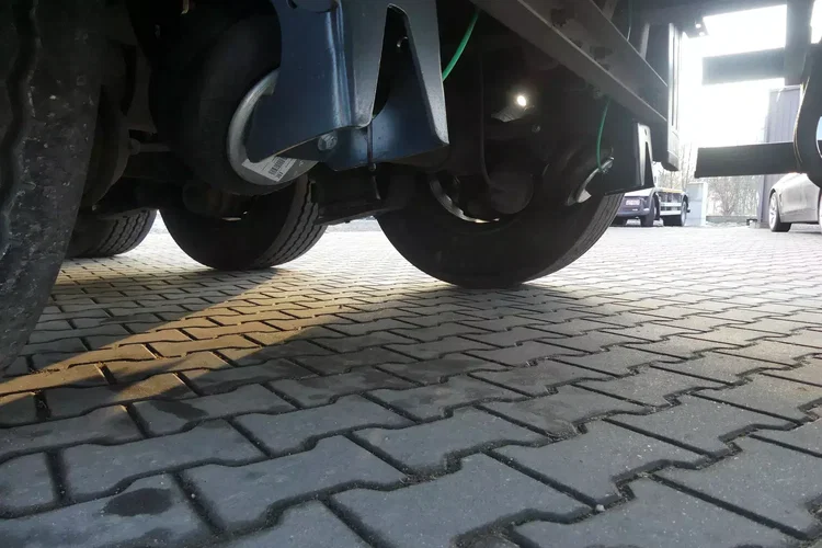 Schmitz FIRANKA / VARIOS / IDEALNY STAN / OŚ PODNOSZONA / zdjęcie 13