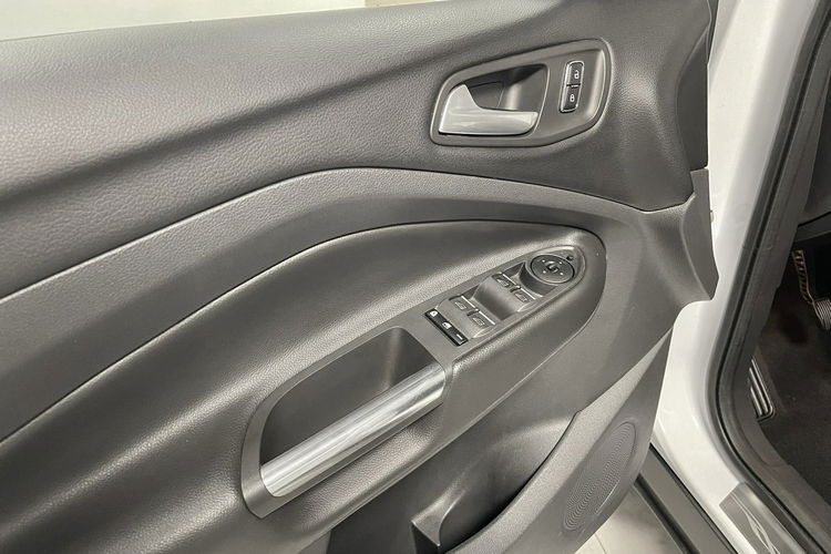 Ford Kuga 2.0TDCi 180KM TITANIUM PLUS Klimatronic Navi Alu KEYLESSGO Niemiec zdjęcie 20