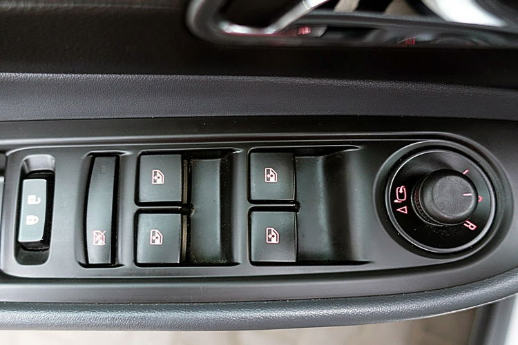 Opel Mokka BIAŁA PERŁA 2xKlimatronic Skóra 3Lata GWARANCJA Krajowy Bezwyp 140KM 4x2 zdjęcie 16