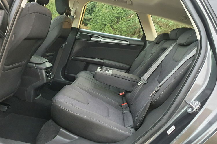 Ford Mondeo TITANIUM # Convers+ # Navi SYNC # LED # Panorama # Parktronic # SERWIS zdjęcie 8