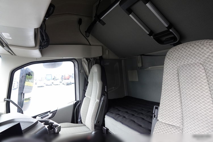Volvo FH 500 / XXL / I-SAVE / LOWDECK / MEGA / KLIMA POSTOJOWA / PO ZŁOTYM KONTRAKCIE SERWISOWYM zdjęcie 23